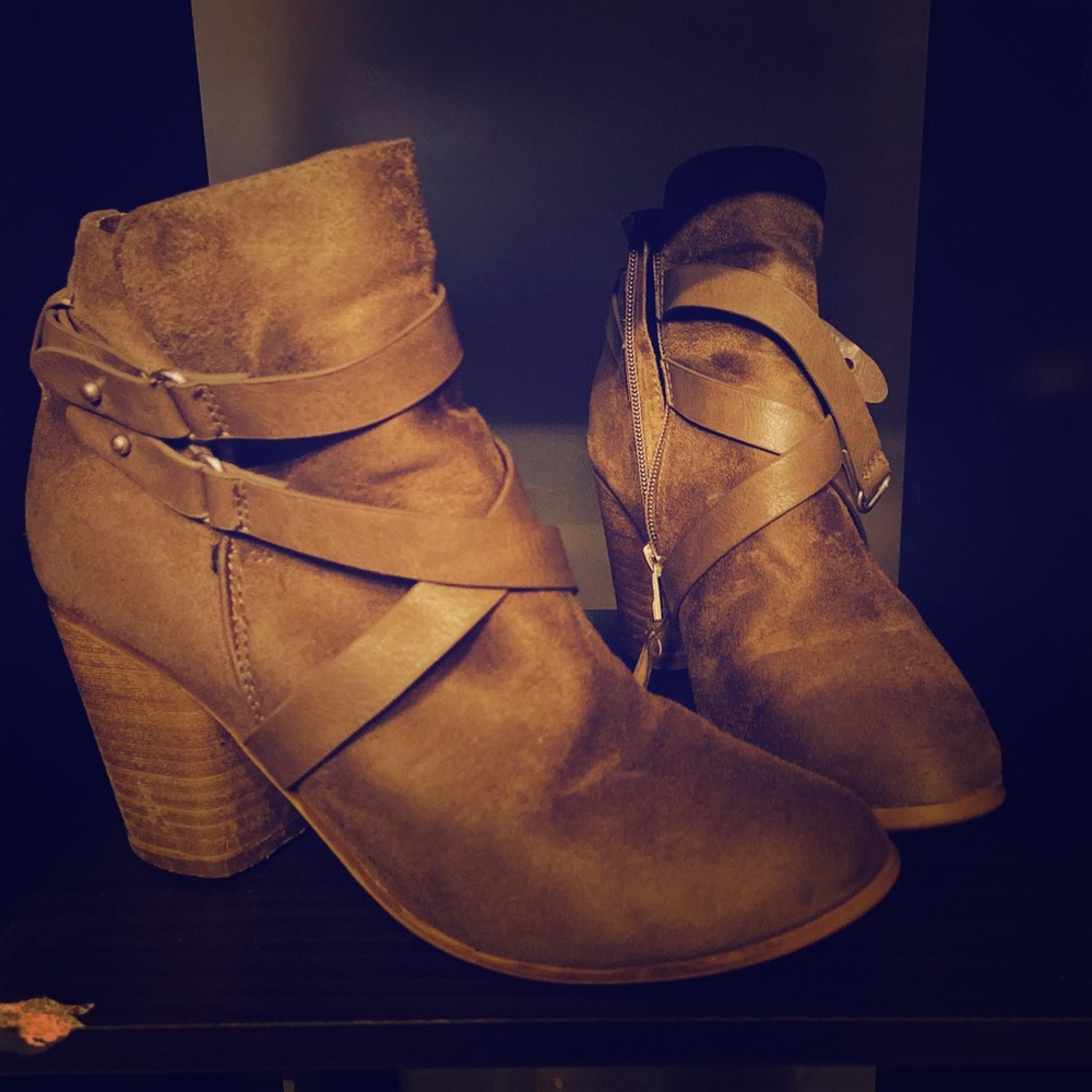 Suede ankle boot